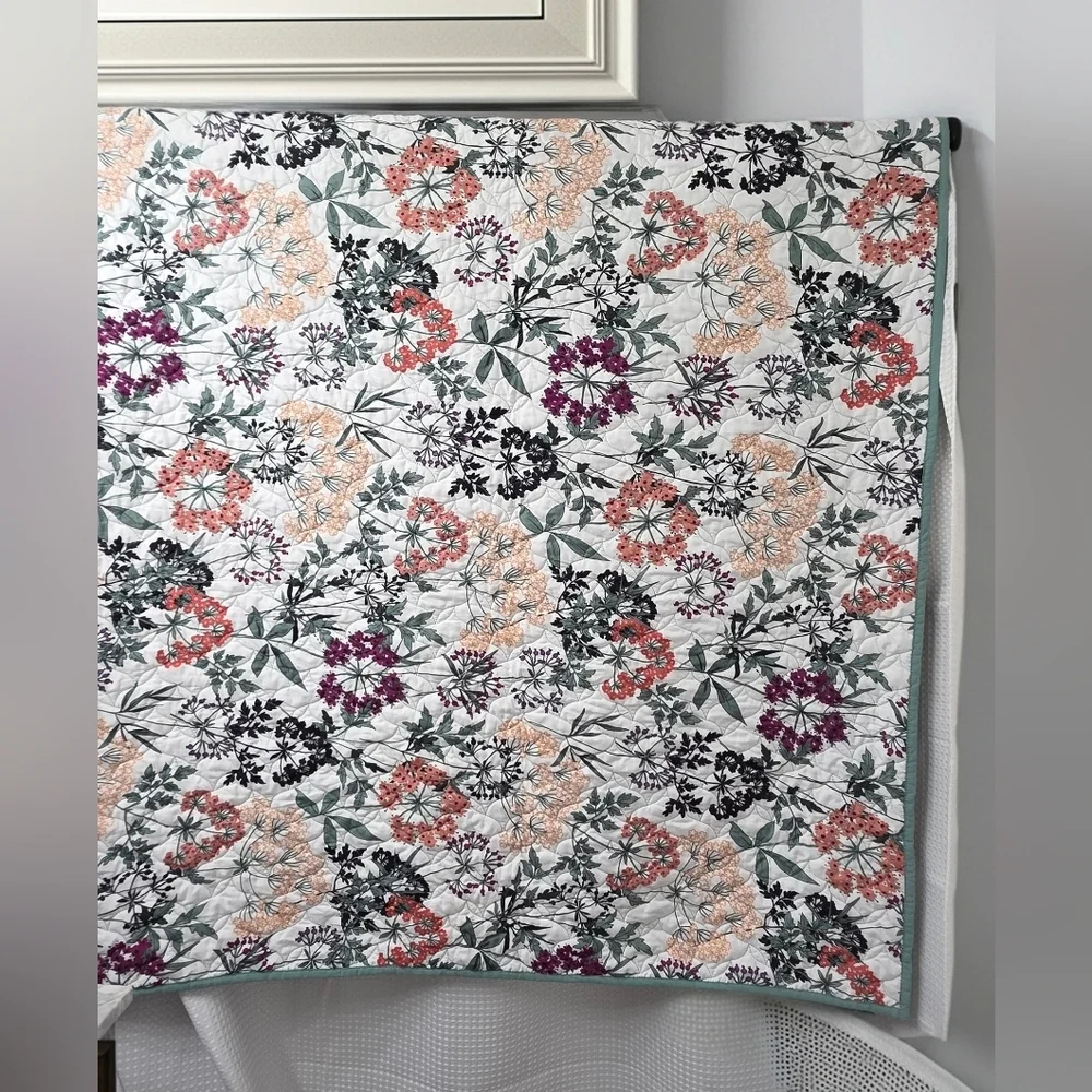 Expressions brand home